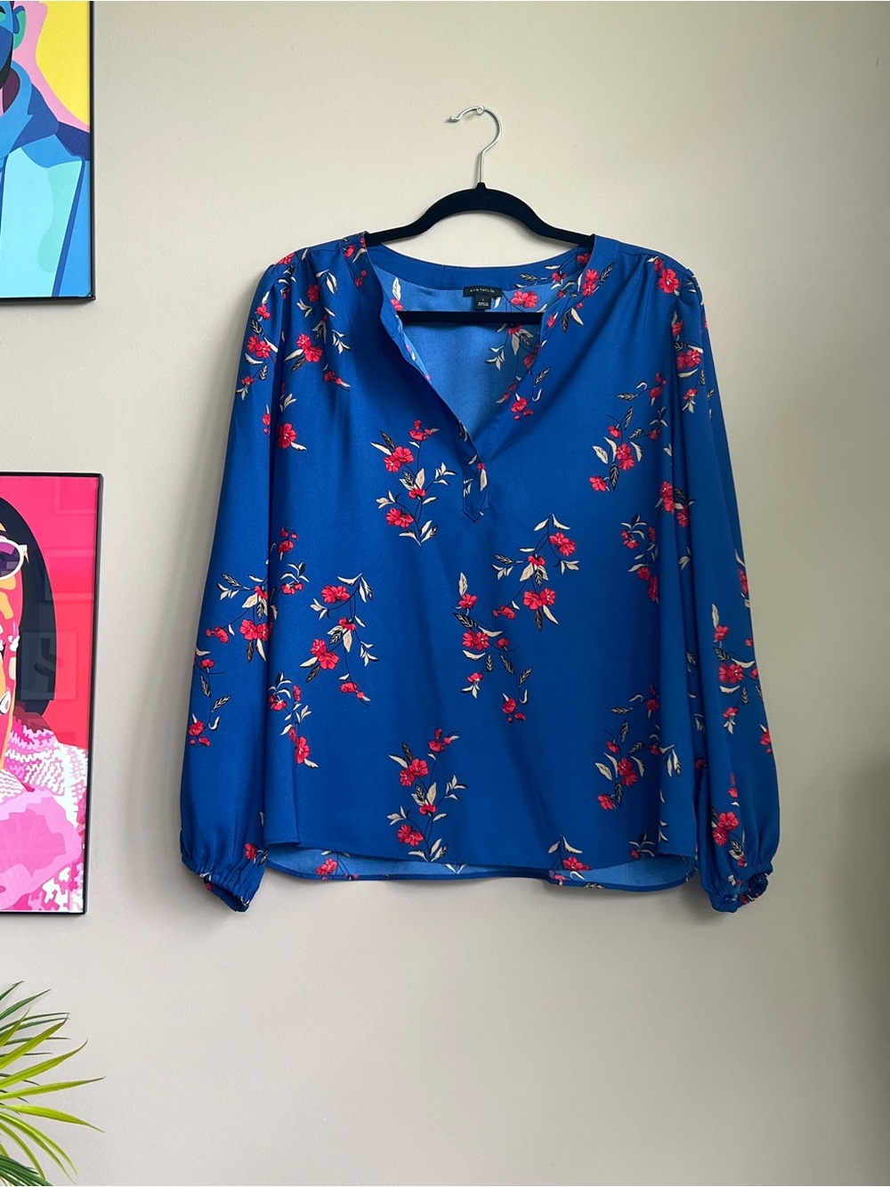 Ann Taylor Blue Floral Split Neck Long Sleeve Blouse Women’s Large